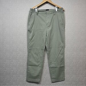 10 GAP Olive Green Cropped Length Twill Chino Pants NWOT